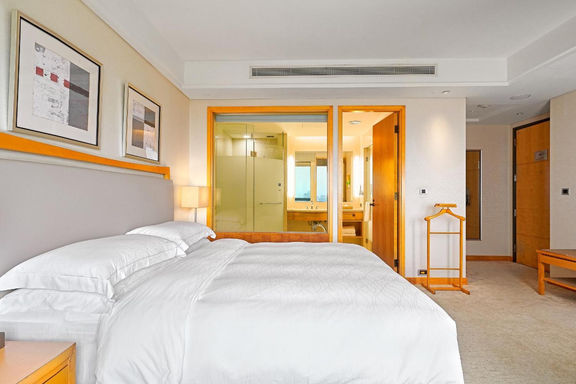 فندق ويندسور تايتشونغ الغرفة الصورة A guest room at the hotel
